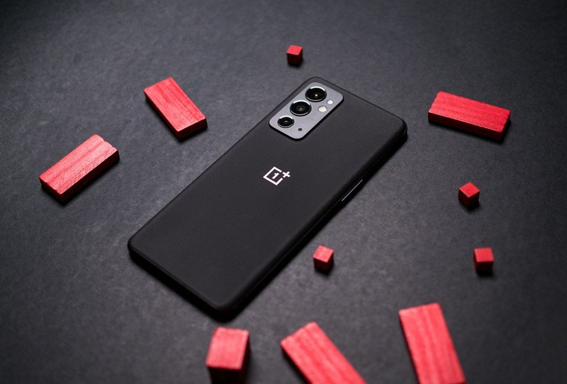 OnePlus раскрыла дату анонса сразу двух смартфонов и новых беспроводных наушников