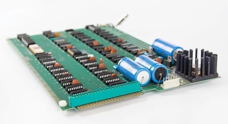 Очень редкий компьютер Apple продали с молотка за полмиллиона долларов