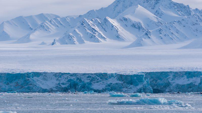 Учёные: Арктика стала теплее на 3 градуса и нагрелась в 5 раз быстрее, чем другие части Земли