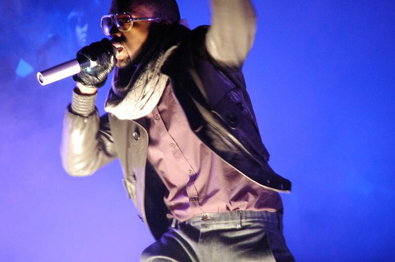 Рэпера Канье Уэста заблокировали в Twitter после публикации свастики