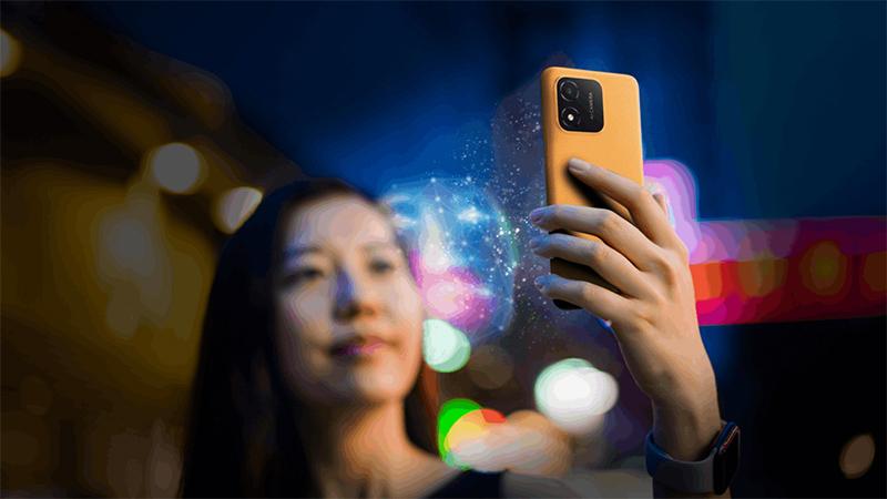 Кому и для чего? Honor представил смартфон с micro USB и без сканера отпечатка пальцев