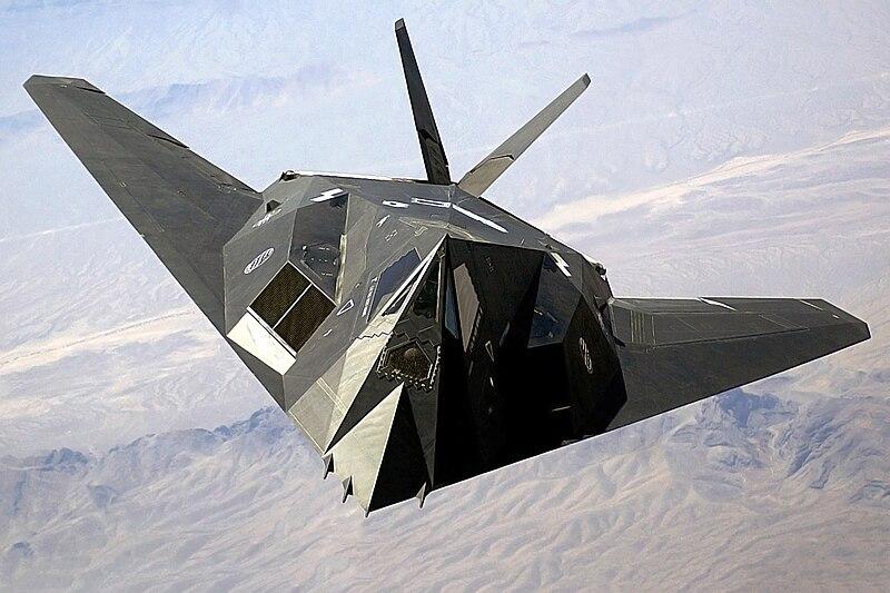 F-117: несмотря на закрытие программы, бомбардировщик поделил историю боевой авиации на до и после "стелс"