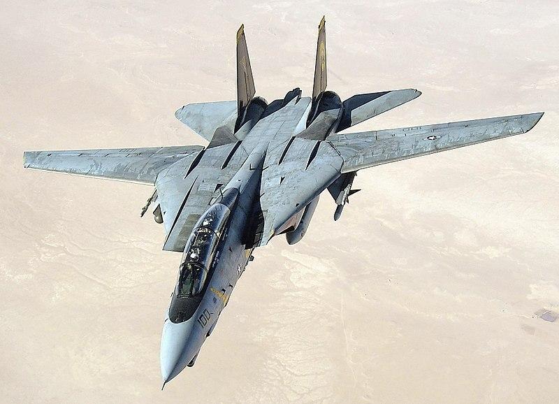Истребитель F-14 — несмотря на принадлежность к 4-му поколению, машина имеет много рудиментов позднего 3-го поколения в конструкции