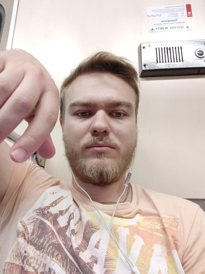 Пример снимка на фронтальную камеру Xiaomi Mi 8