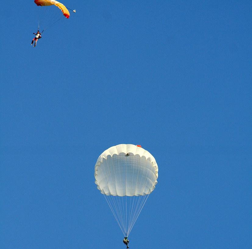Российские десантники получат новые парашютные системы