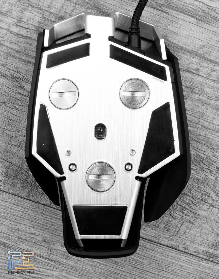 Мышь Corsair Vengeance M60. Вид снизу