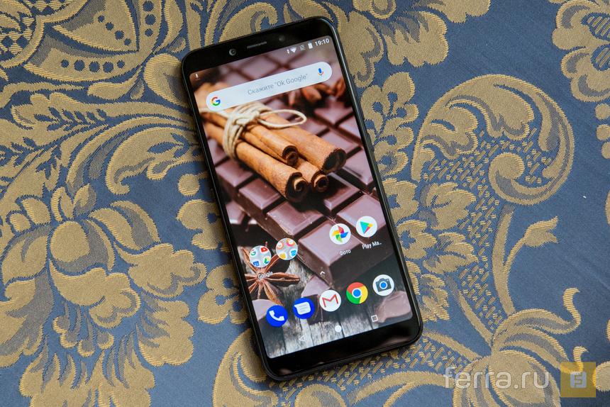 Дизайн довольно скучный, но корпус из металла надёжен и привыкать ни к чему не нужно