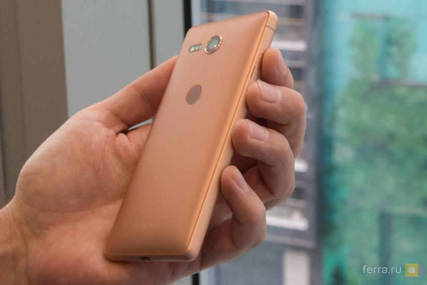 Xperia XZ2 Compact в цвете «розовый коралл» на самом деле персиковый и чудо как красив вживую