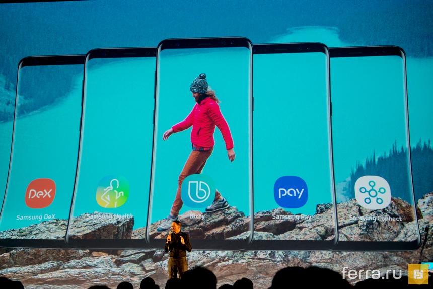 Самсунг верят, что работа в режиме настольного компьютера, фитнес-приложения, фирменный голосовой ассистент, возможность платить на кассе смартфоном и управление бытовой техникой на расстоянии — функции, которые станут стандартом для каждого смартфона