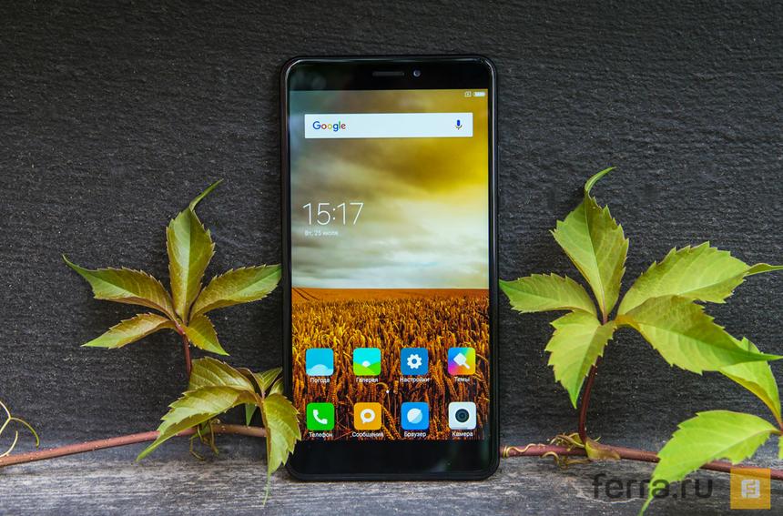 С безрамочными смартфонами ему не сравниться, но среди 6,4-дюймовых смартфонов Mi Max 2 достаточно компактен