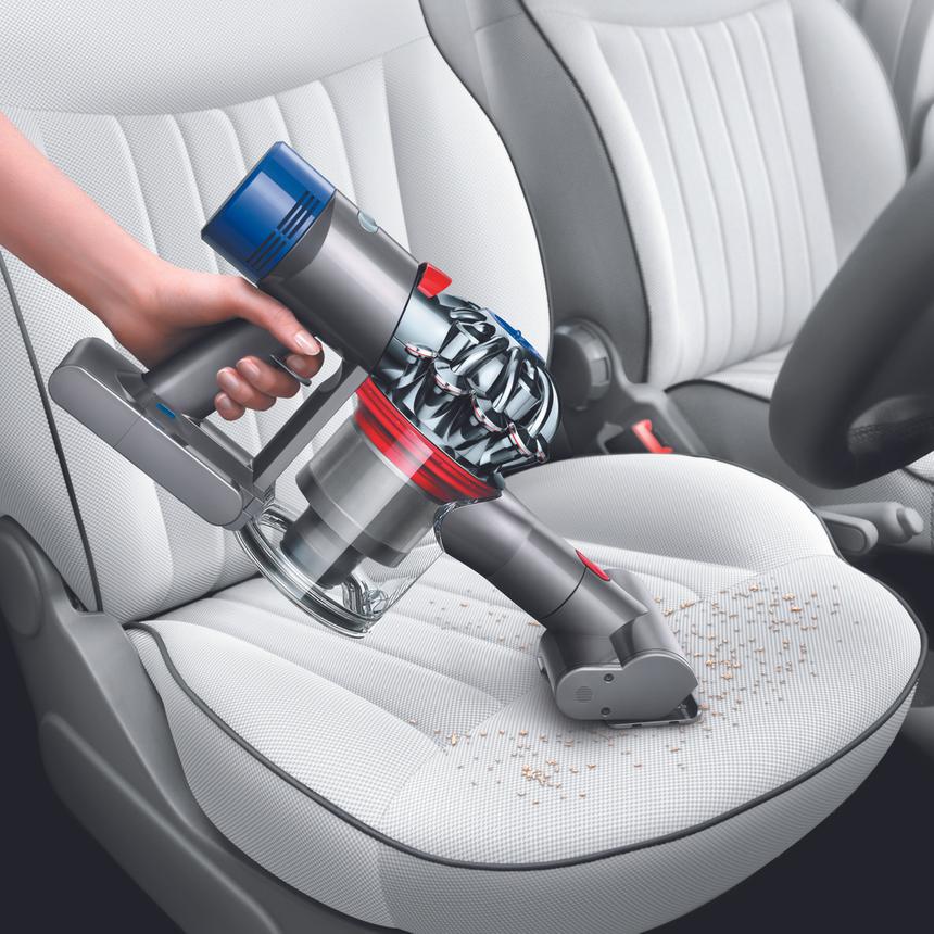 8 нужных гаджетов для автомобиля: от кофеварки до холодильника