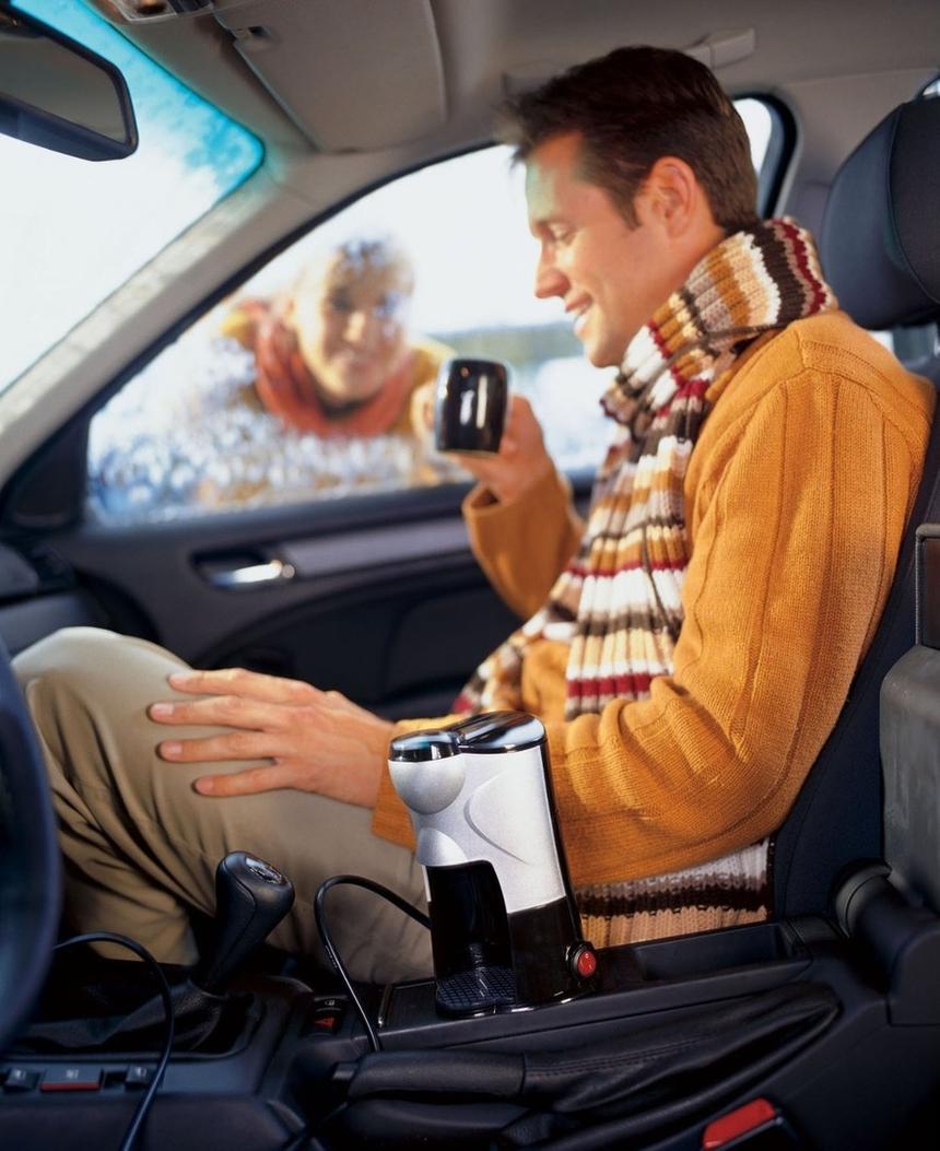 8 нужных гаджетов для автомобиля: от кофеварки до холодильника