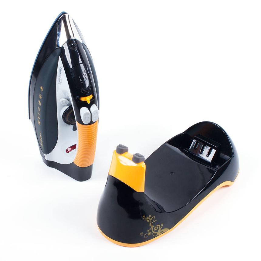 5 недорогих беспроводных утюгов: стоит ли покупать бюджетную модель?