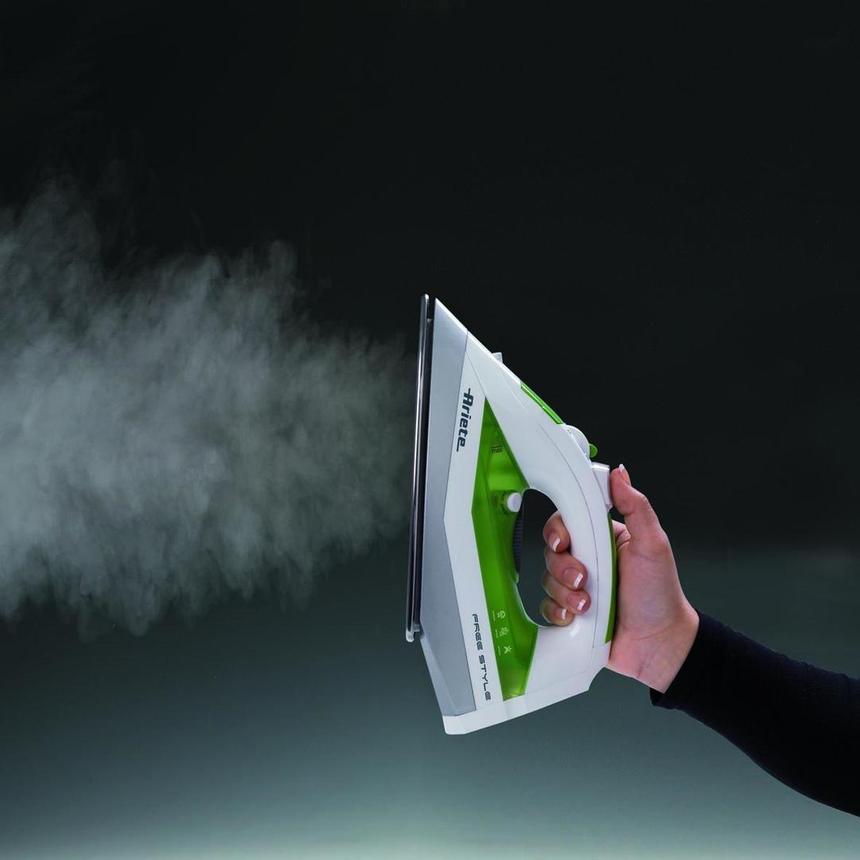 5 недорогих беспроводных утюгов: стоит ли покупать бюджетную модель?