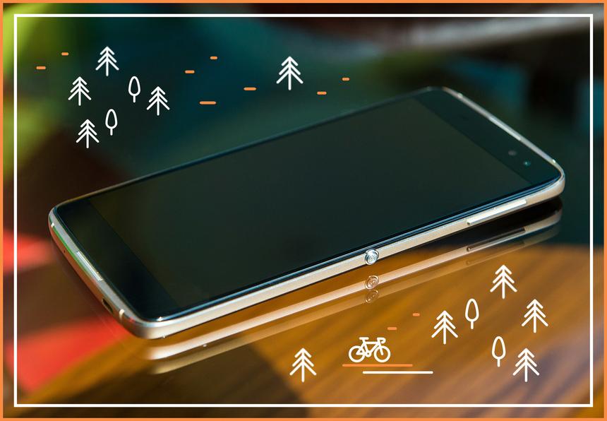 Клавиша БУМ — в самом центре правой грани, потому что всегда пригождается