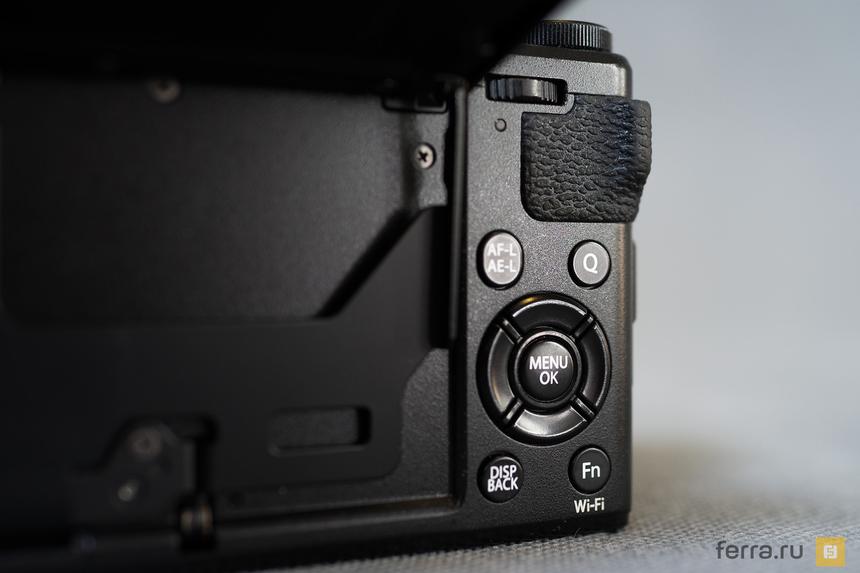 Органы управления на задней панели Fujifilm X70