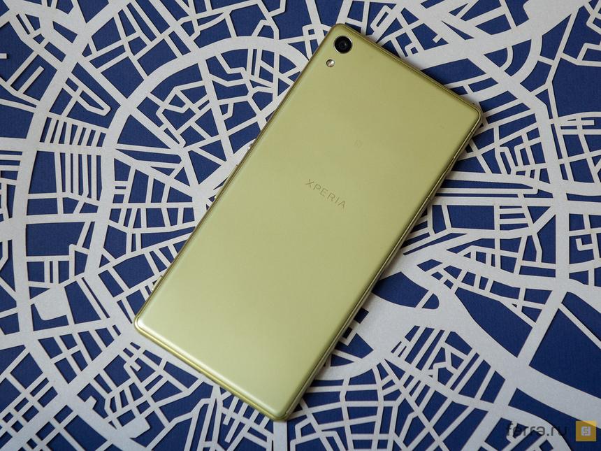 Sony Xperia XA Ultra, вид сзади