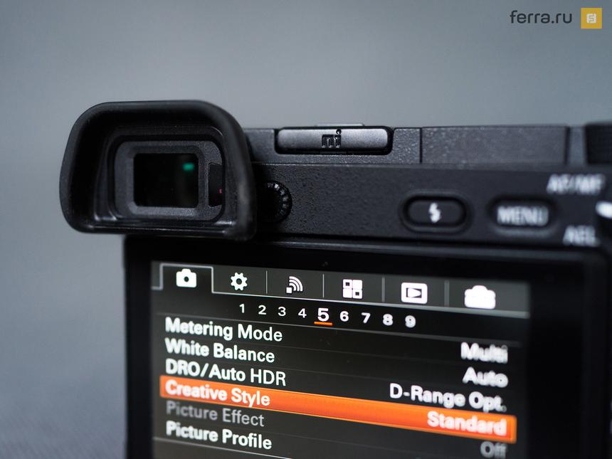 Глазок видоискателя на задней панели Sony a6300