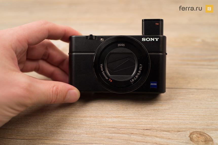 Видоискатель Sony Cyber-shot RX100 IV в рабочем положении