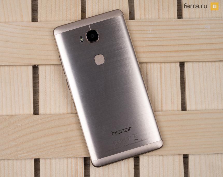Задняя сторона корпуса Huawei Honor 5X