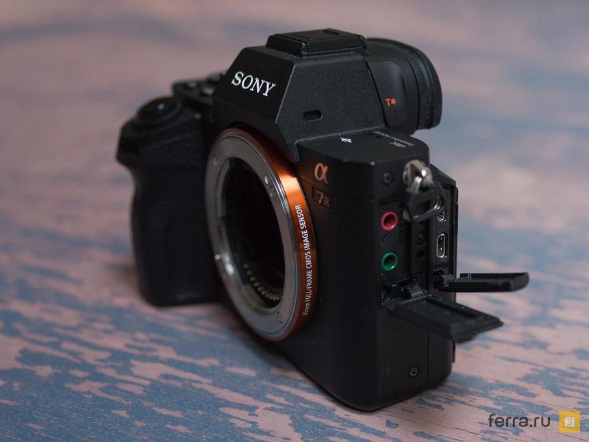 Порты и разъемы на корпусе Sony A7R II