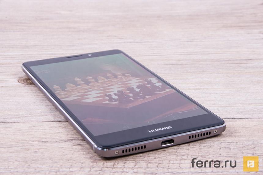 Обратите внимание на зазоры в корпусе между металлической и стеклянной частью смартфона — как-то не по-флагмански всё это смотрится