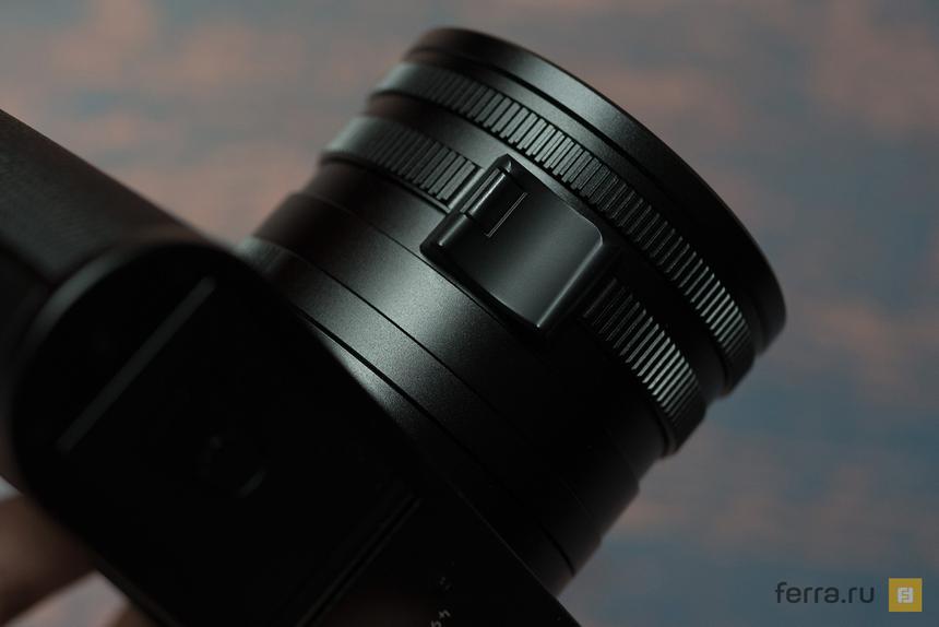 Фиксатор кольца ручной фокусировки на объективе Leica Q
