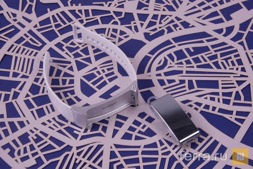 Huawei TalkBand B2 в разобранном состоянии