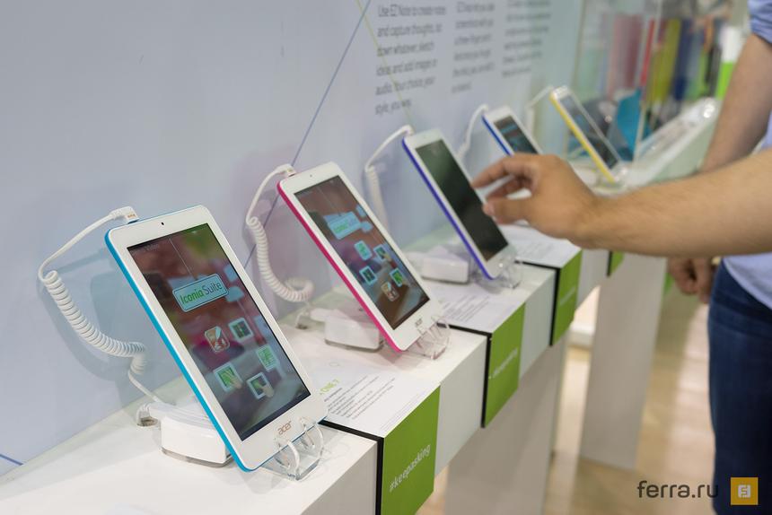 Iconia One 7 на стенде компании Acer на Computex 2015