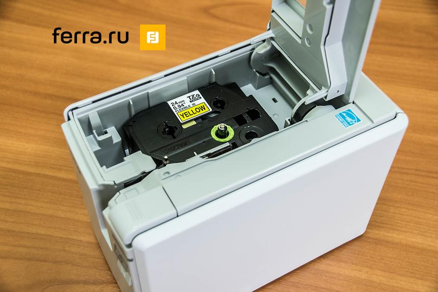 Brother PT-9700PC с открытой крышкой