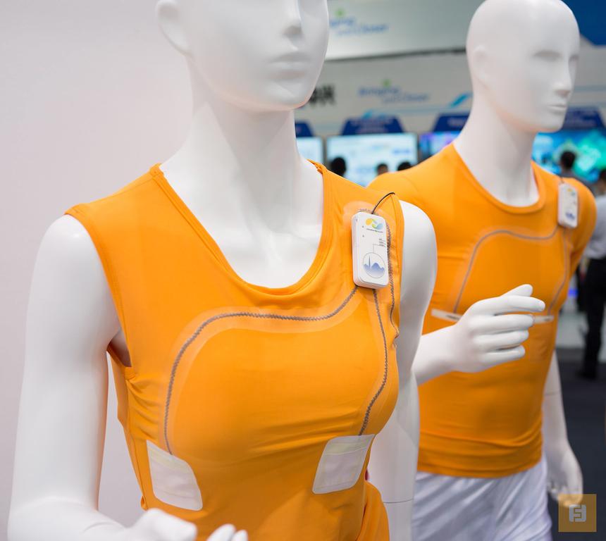 Умная одежда от NTT DoCoMo на выставке Mobile Asia Expo 2014