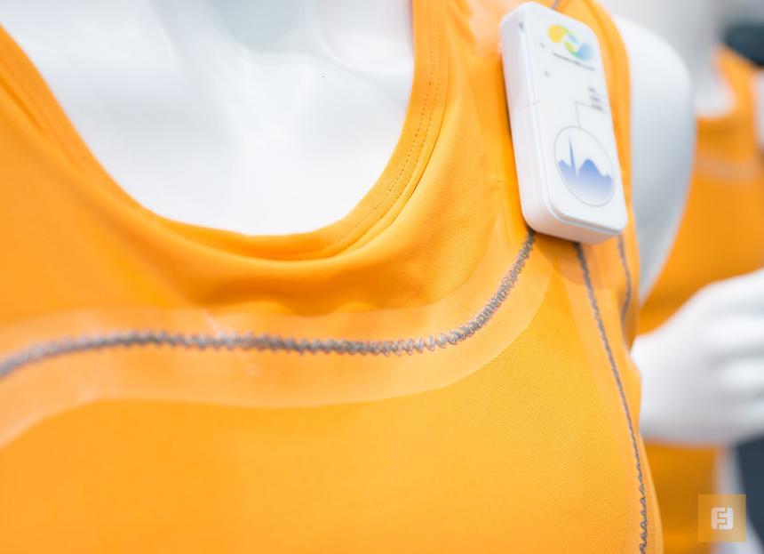 Провода у блока трансмиттера