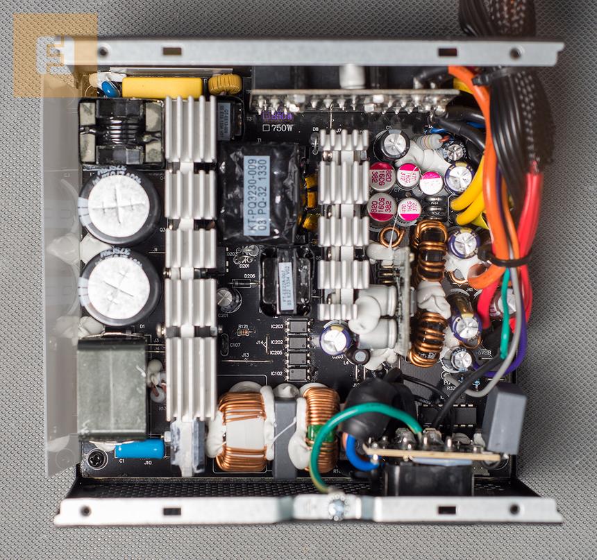 Внутреннее устройство Corsair CS650M