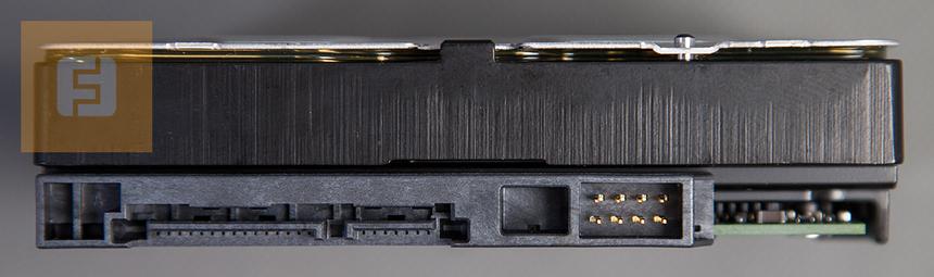 Задняя панель жесткого диска Western Digital RED WD40EFRX