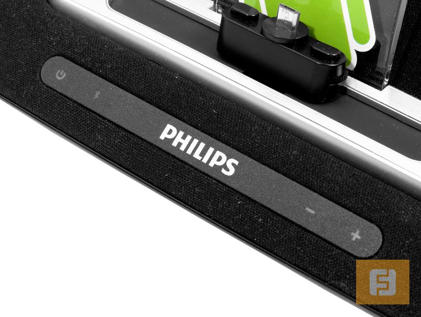 Панель управления больше похожа на декоративный элемент дизайна с логотипом Philips