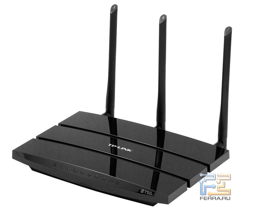 TP-Link TL-WDR4300 с установленными антеннами
