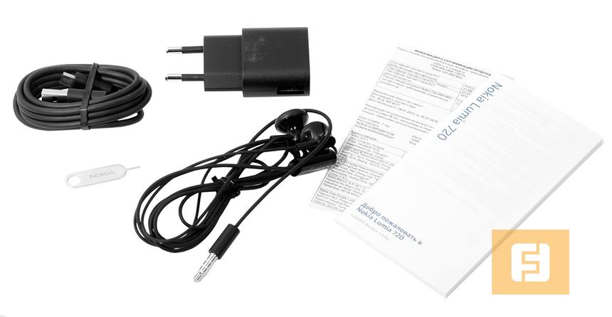Комплект поставки Nokia Lumia 720