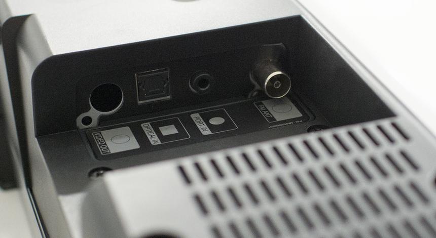 Разъемы на задней стороне корпуса LG BB5430A