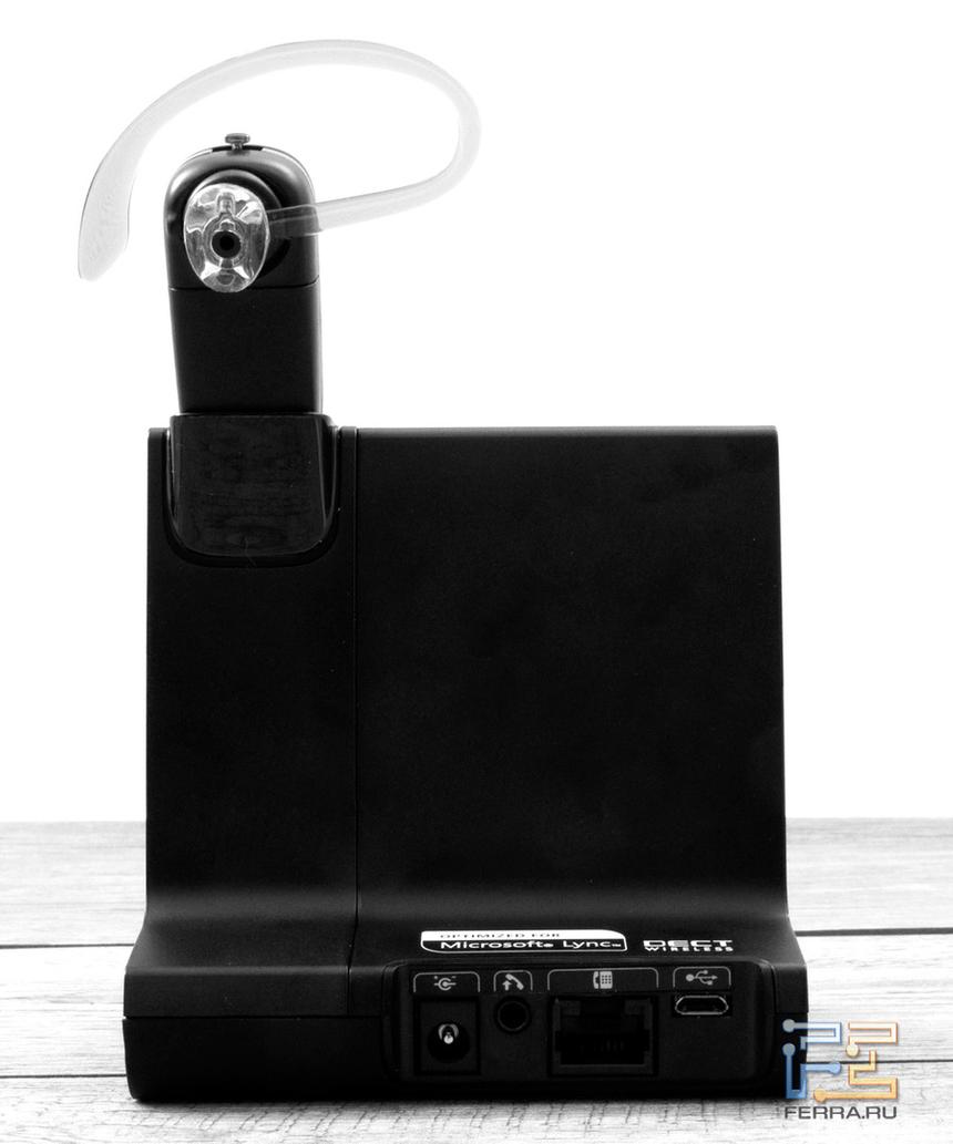 Тыльная сторона базовой станции Plantronics Savi 740