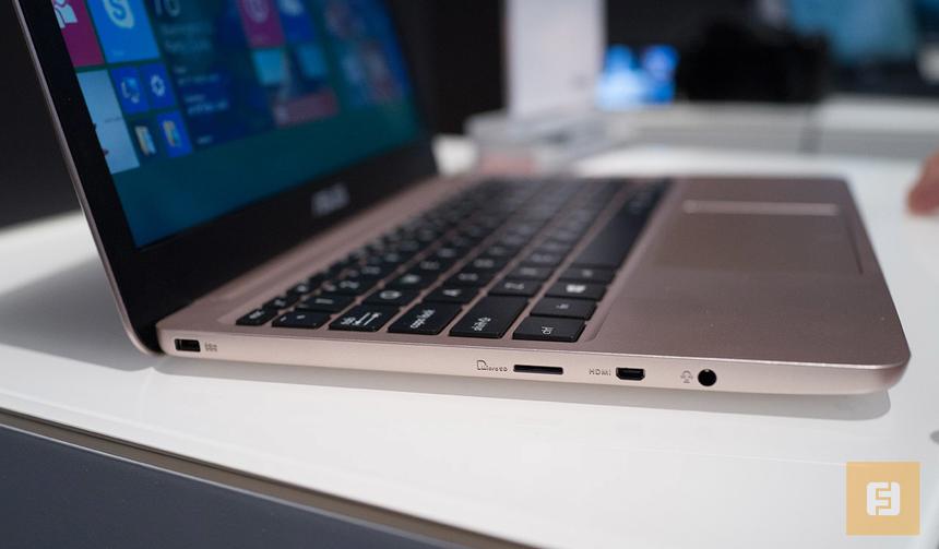 Порты и разъемы на левом торце ASUS EeeBook X205
