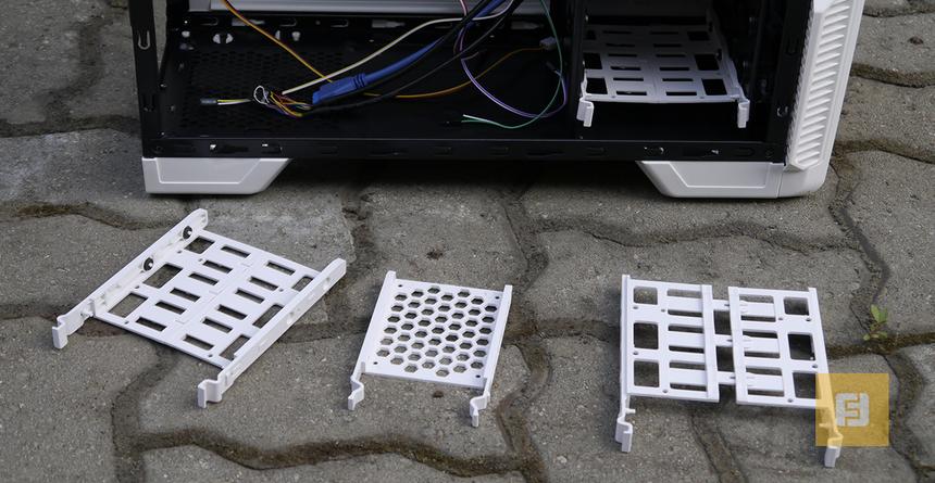 Безвинтовое крепление для накопителей