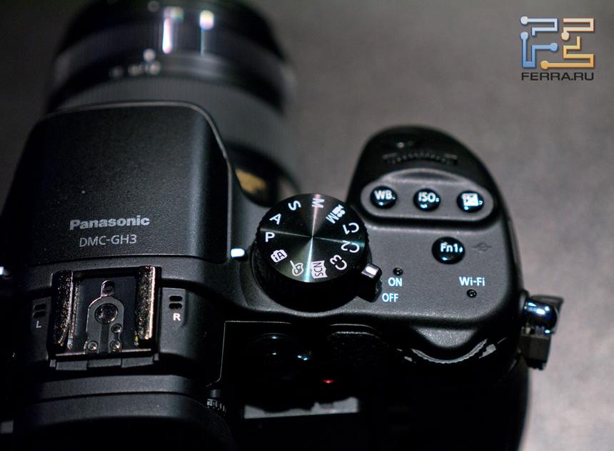 Органы управления на верхней панели корпуса Panasonic Lumix GH3