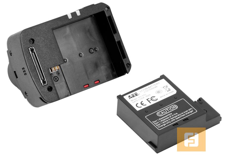 Задняя панель камеры AEE MagiСam S51 со снятым аккумулятором