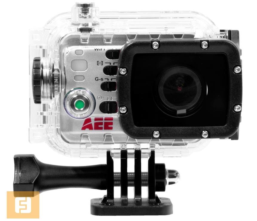 На передней панели аквабокса для камеры AEE MagiСam S51 есть кнопка старта записи