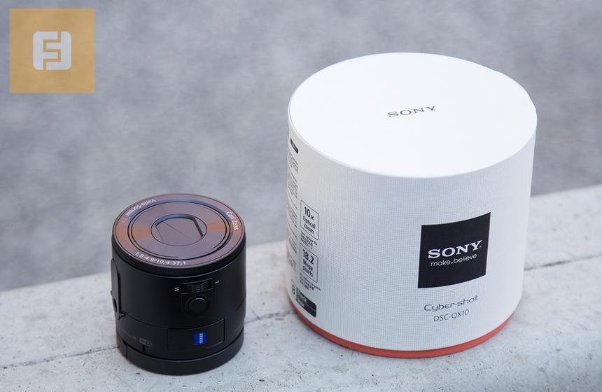 Sony Cyber-shot QX100 и коробка с Cyber-shot QX10