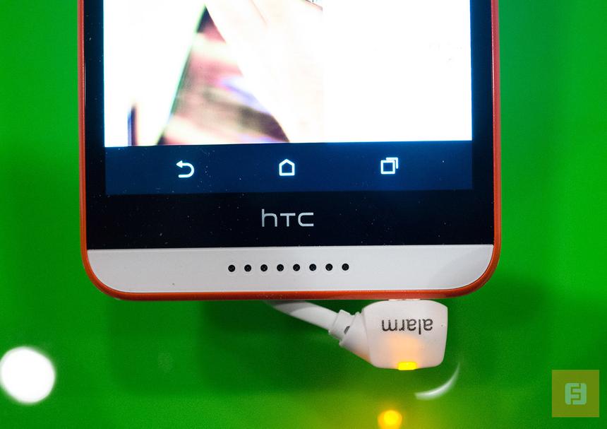 Нижняя часть корпуса HTC Desire 820