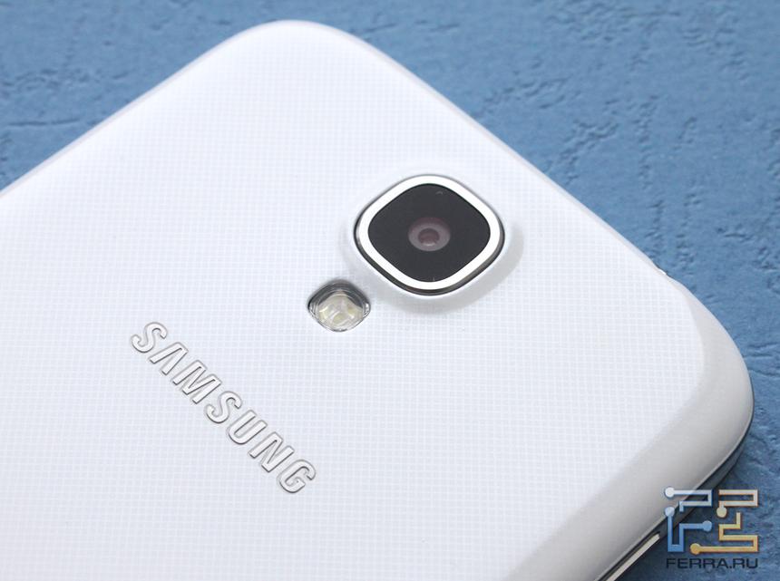 Блок камеры на задней панели Samsung Galaxy S4