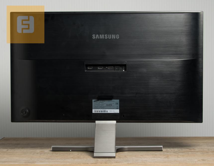 Samsung U28D590D, вид сзади