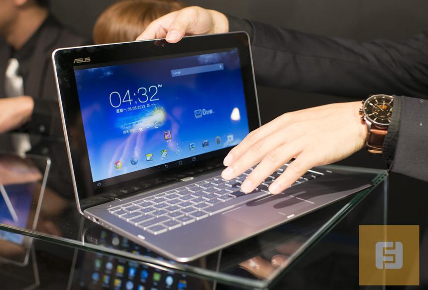 Процесс превращения планшета в ноутбук на примере ASUS Transformer Book Trio