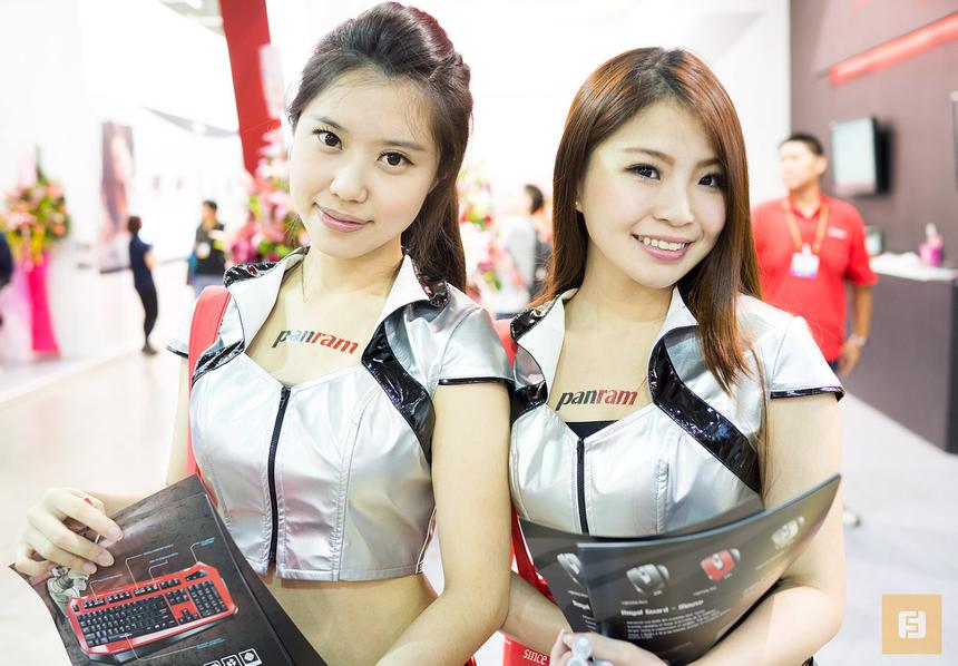 Клавиатуры panram ничем не примечательны, но кого это волнует, когда девушки на стенде такие красивые?